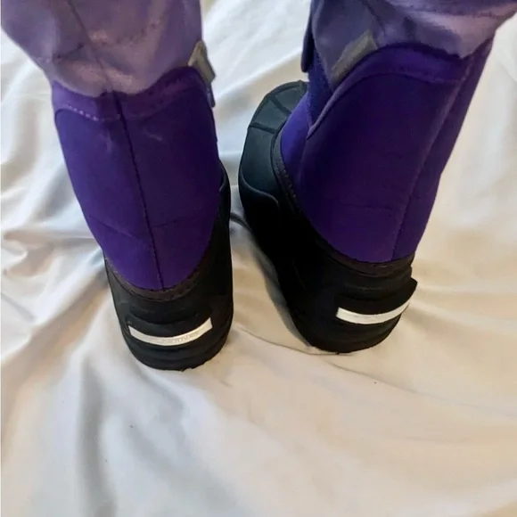 Super Cute Columbia Snow Boots - Powderbug - Picture 3 of 4